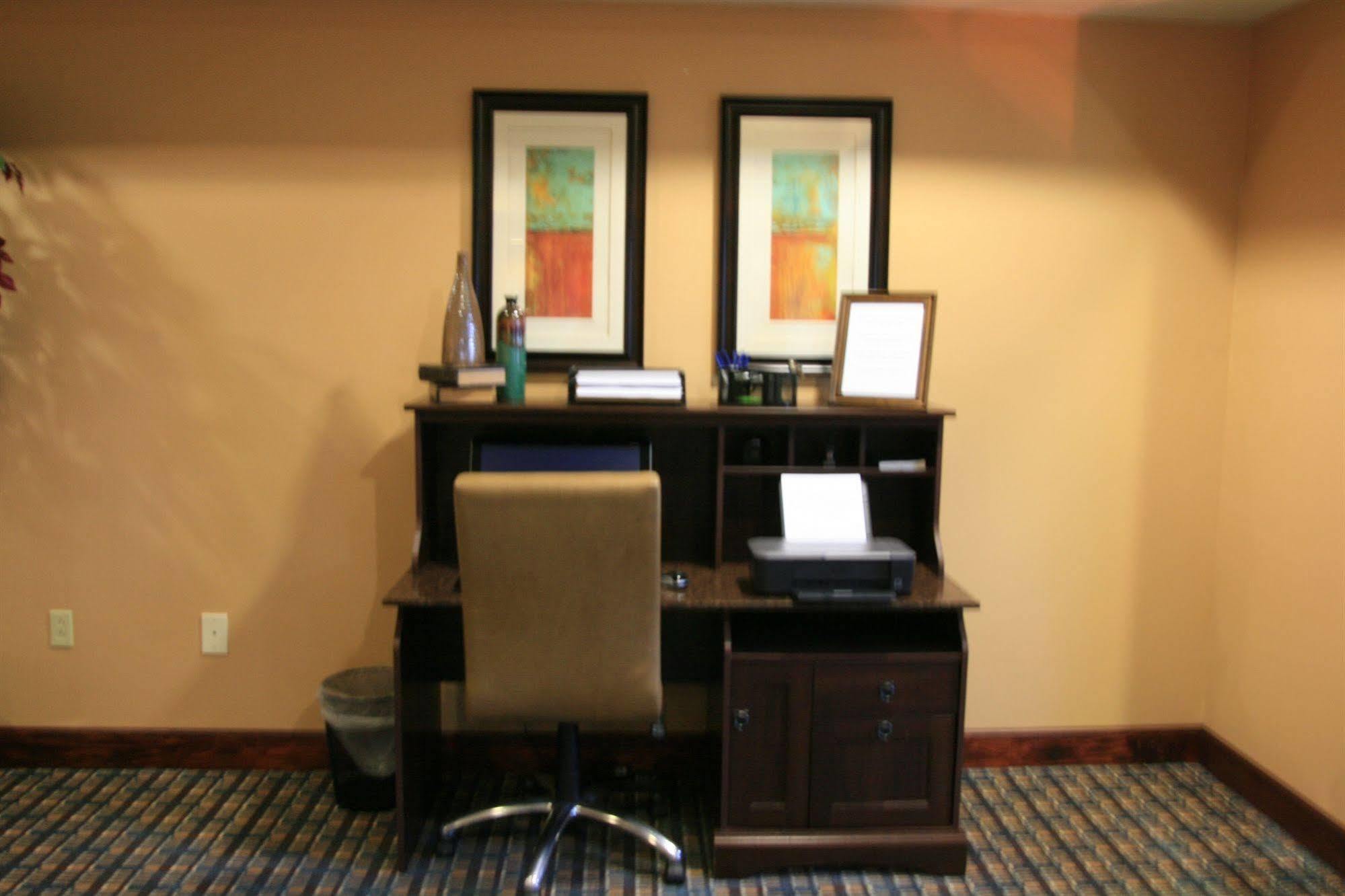 Microtel Inn & Suites By Wyndham Starkville Kültér fotó